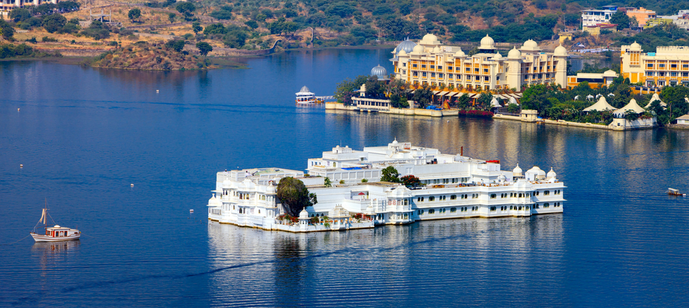 udaipurlake1.jpg